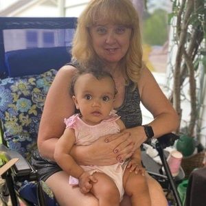 Meet your Posher, Laurie